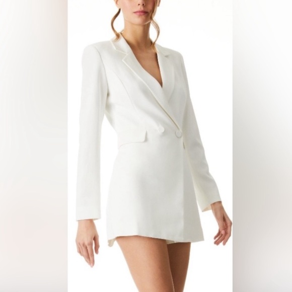 alice + olivia off white kyrie tuxedo skort romper size 4 - Picture 1 of 7